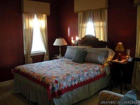 Haynes Bed And Breakfast 그린즈버러 객실 사진